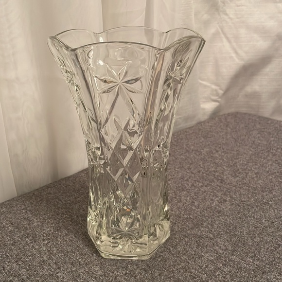 Vintage Anchor Hocking Heavy Lead Crystal Cut Glass Vase Starburst Pattern - Picture 5 of 13